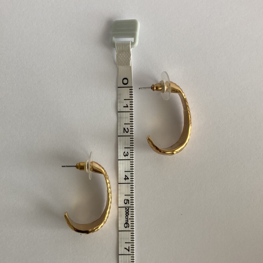Vintage Gold Earrings - Picture 3 of 4